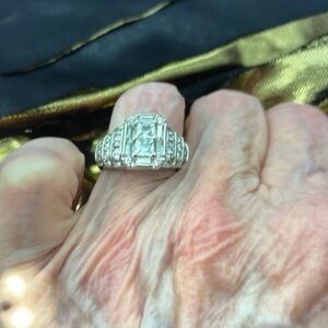 Ladies beautiful statement art deco vintage look SS/rhodium ring,